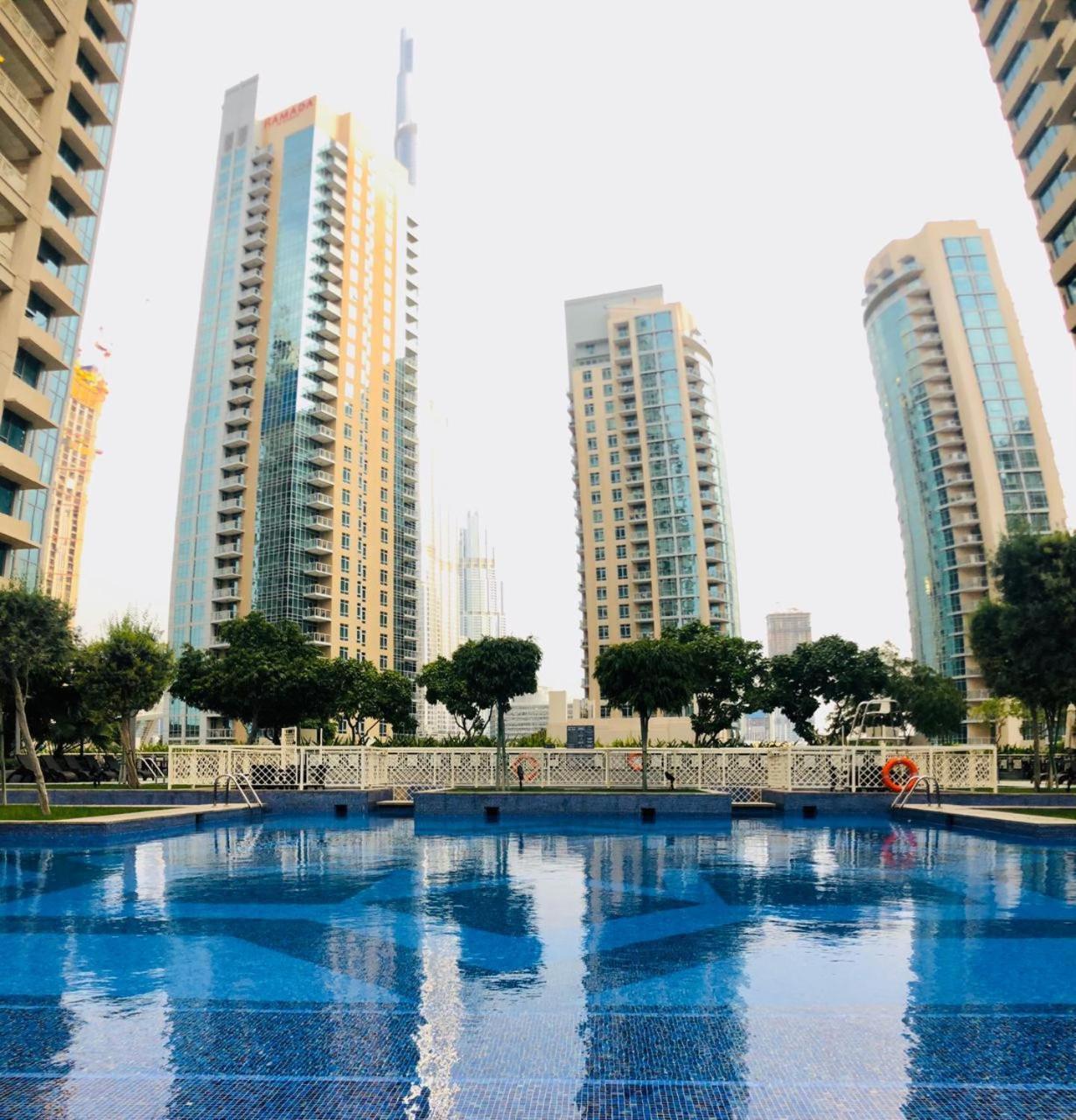 Luxury 2Br Downtown Apt With Burj Khalifa Views Dubai Bagian luar foto