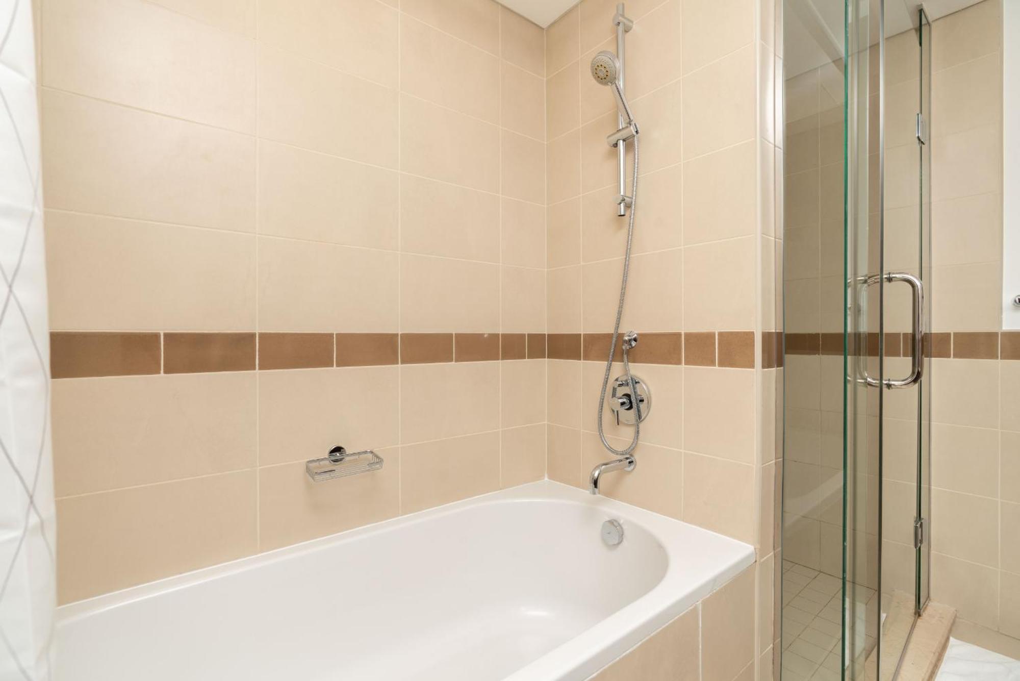 Luxury 2Br Downtown Apt With Burj Khalifa Views Dubai Bagian luar foto