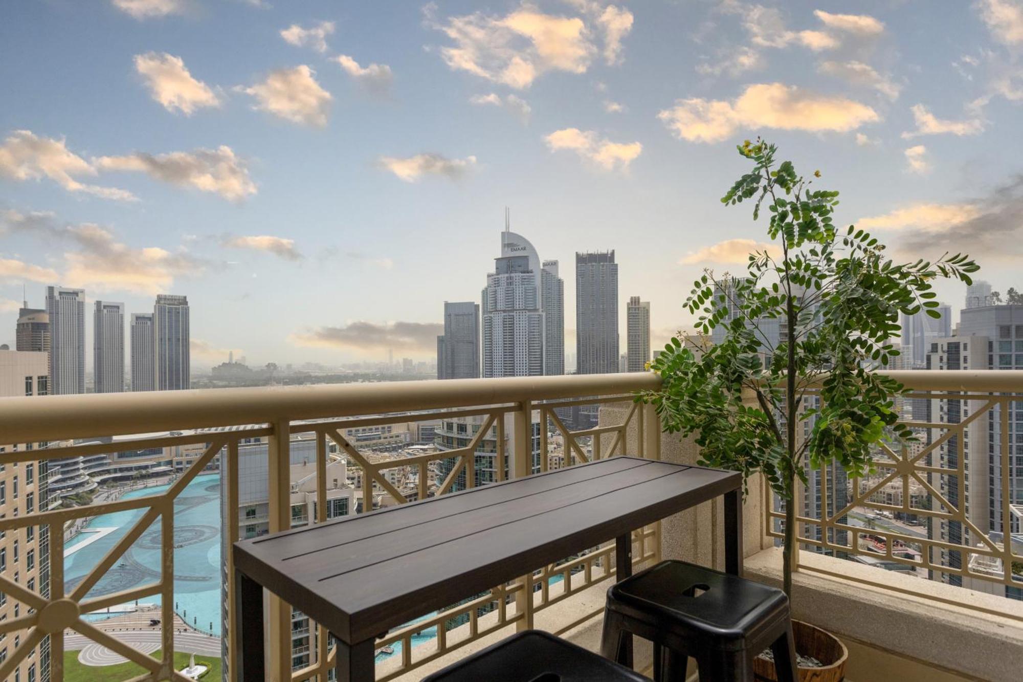 Luxury 2Br Downtown Apt With Burj Khalifa Views Dubai Bagian luar foto