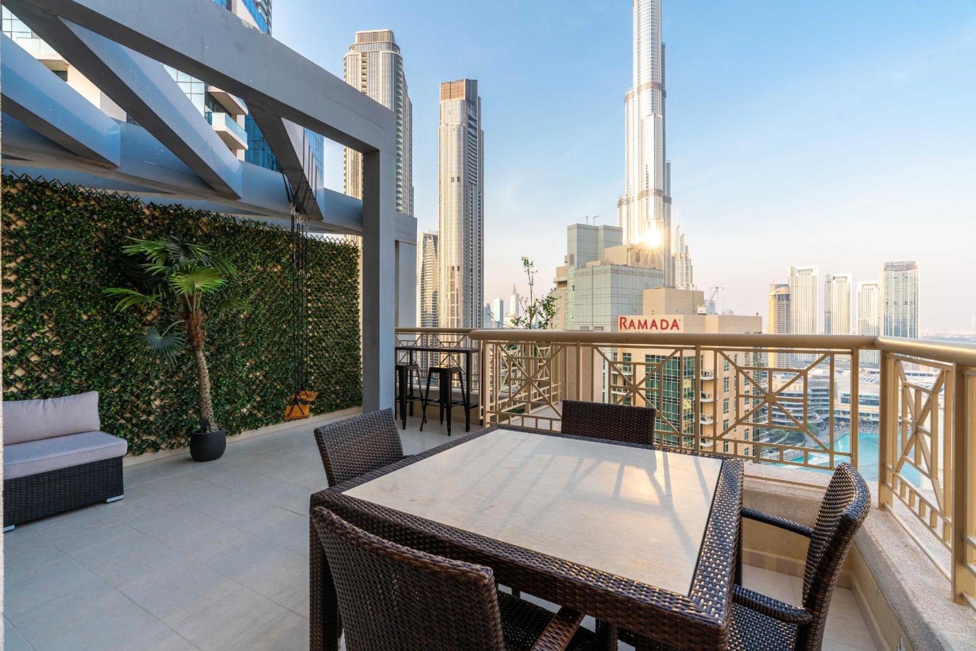 Luxury 2Br Downtown Apt With Burj Khalifa Views Dubai Bagian luar foto