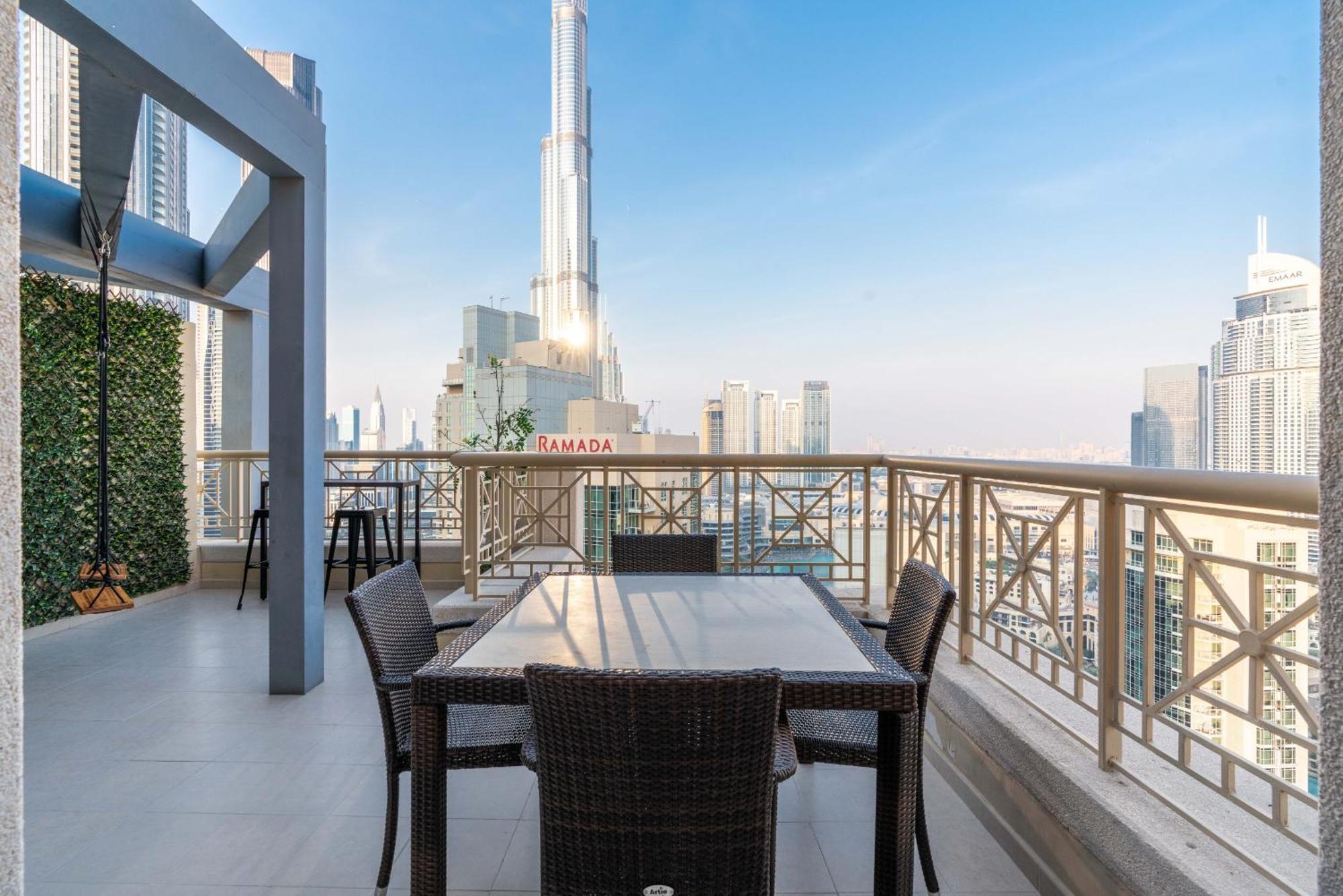 Luxury 2Br Downtown Apt With Burj Khalifa Views Dubai Bagian luar foto