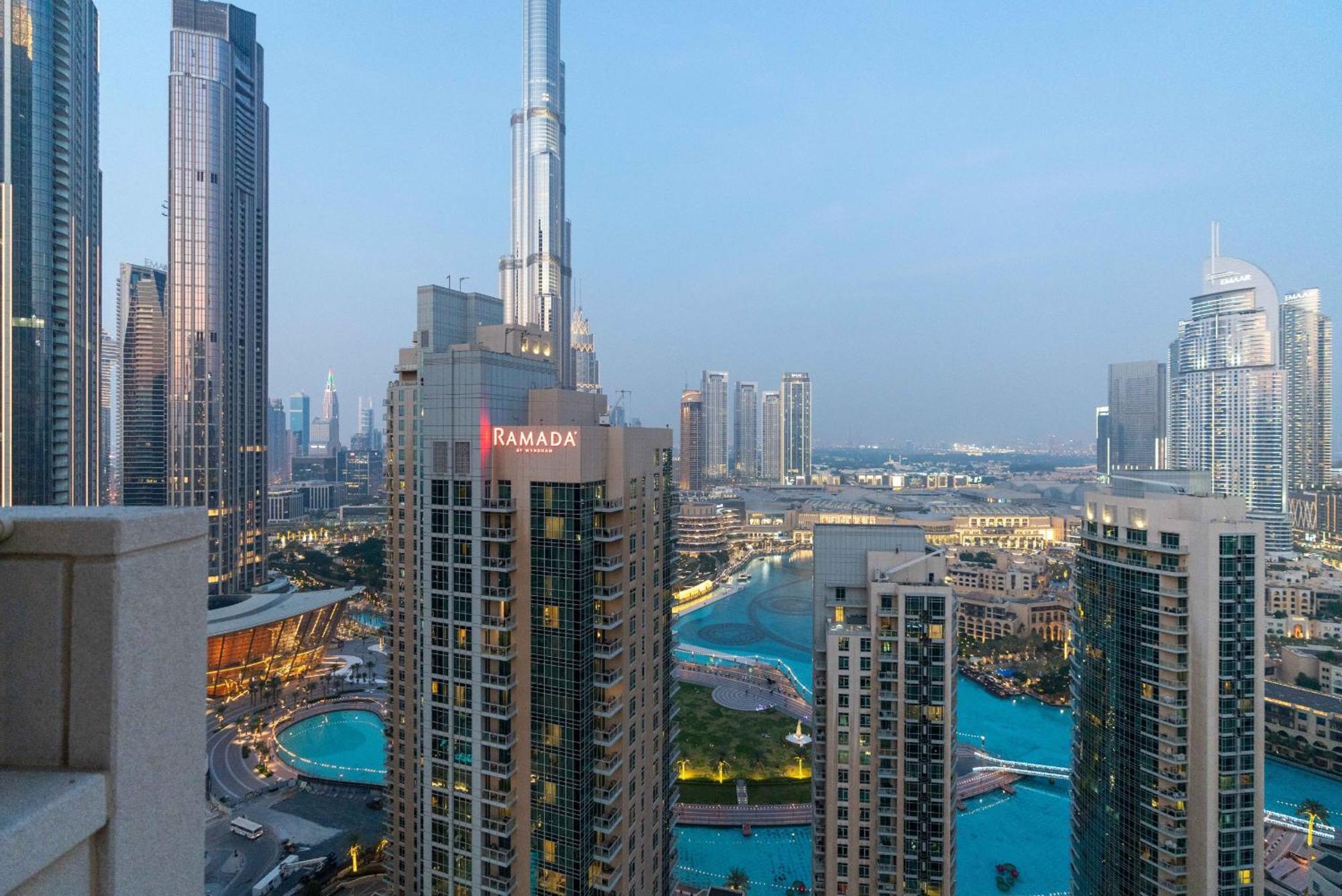 Luxury 2Br Downtown Apt With Burj Khalifa Views Dubai Bagian luar foto