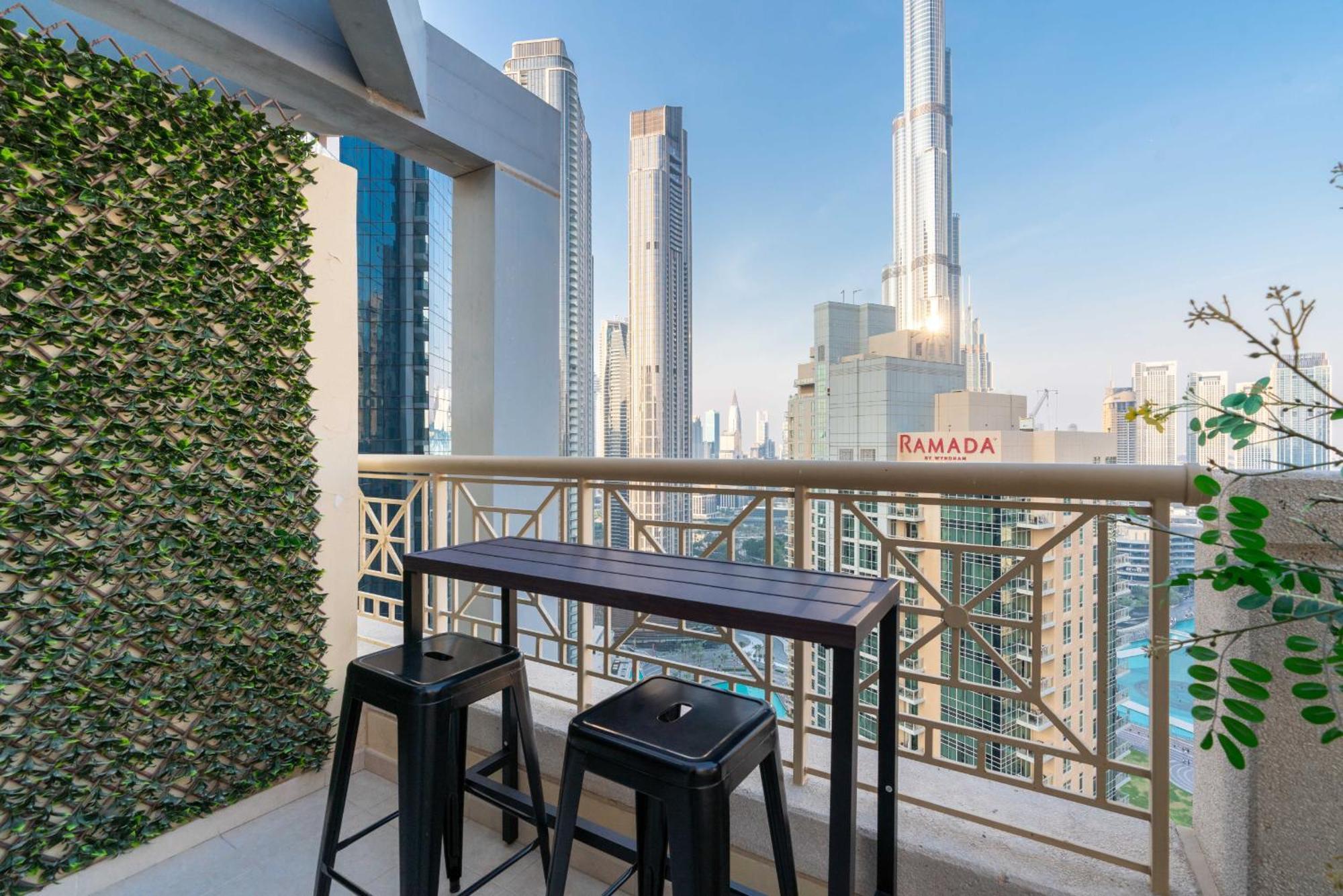 Luxury 2Br Downtown Apt With Burj Khalifa Views Dubai Bagian luar foto