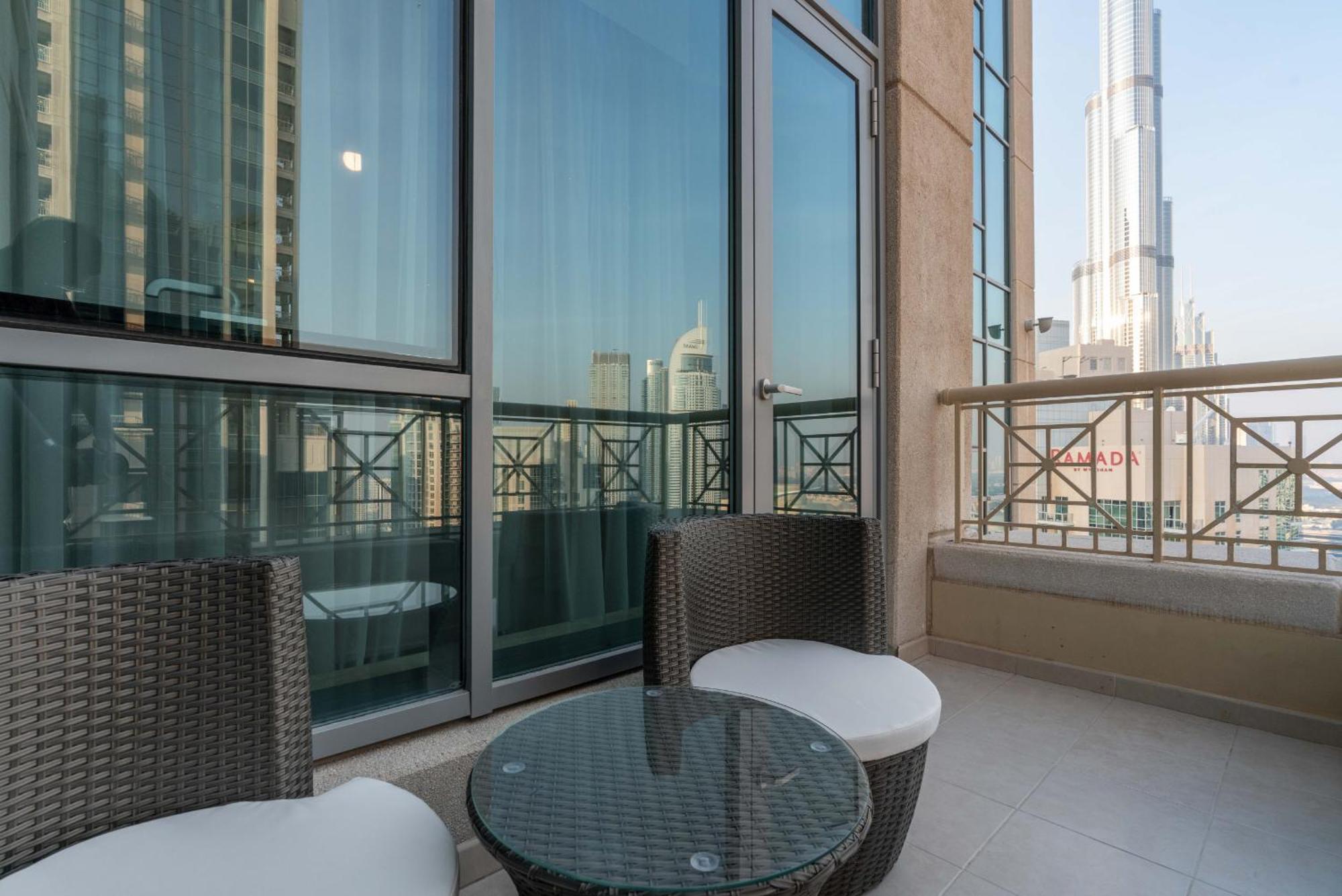 Luxury 2Br Downtown Apt With Burj Khalifa Views Dubai Bagian luar foto