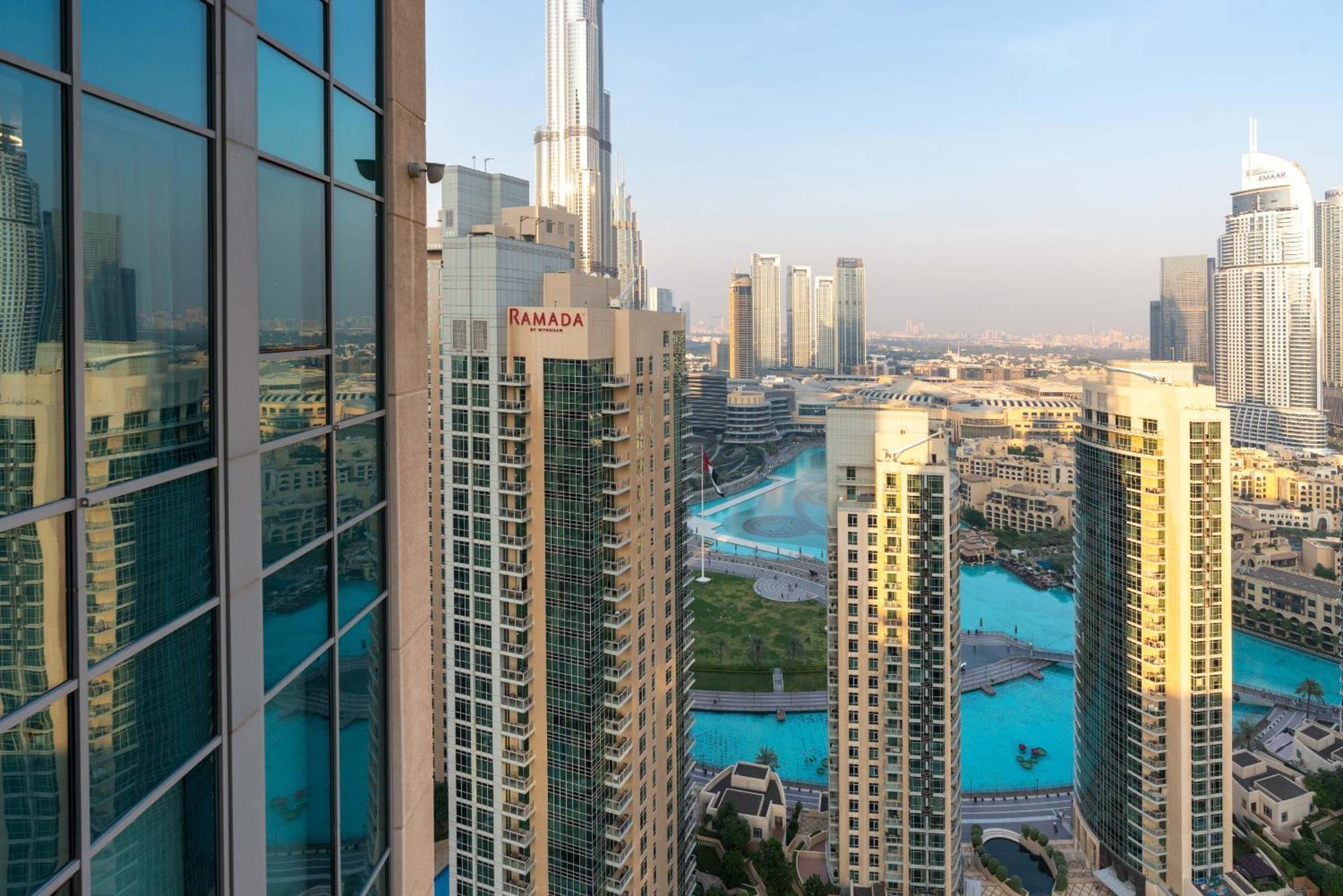 Luxury 2Br Downtown Apt With Burj Khalifa Views Dubai Bagian luar foto